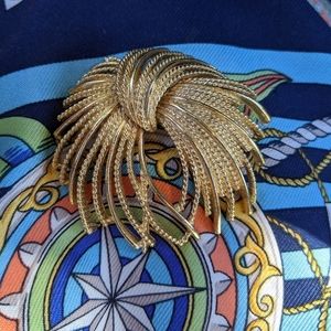 Vintage Monet Blossom Goldtone Metal Brooch 1970s